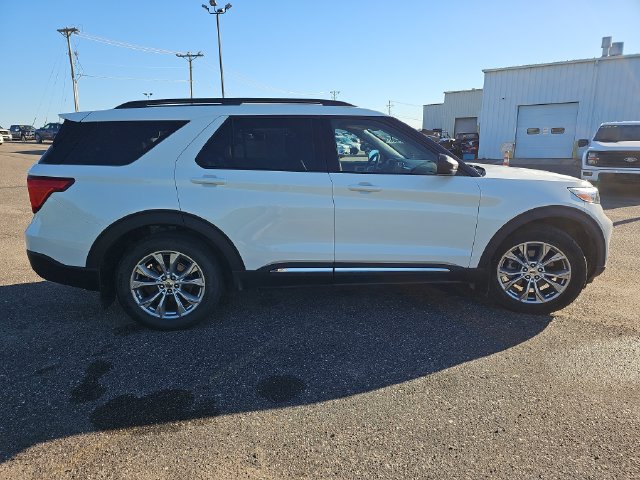 Certified 2020 Ford Explorer XLT w/ Equipment Group 202A AWD/4WD image 6