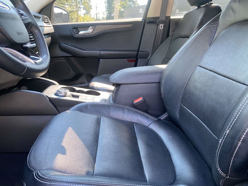 Certified 2020 Ford Escape Titanium AWD/4WD image 15