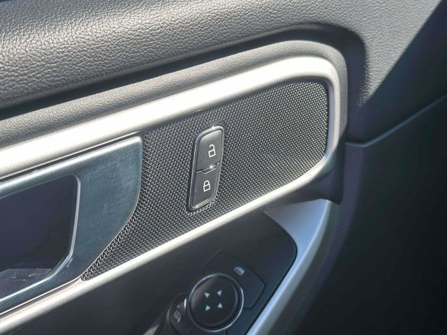 Certified 2022 Ford Explorer XLT w/ Class IV Trailer Tow Package image 19