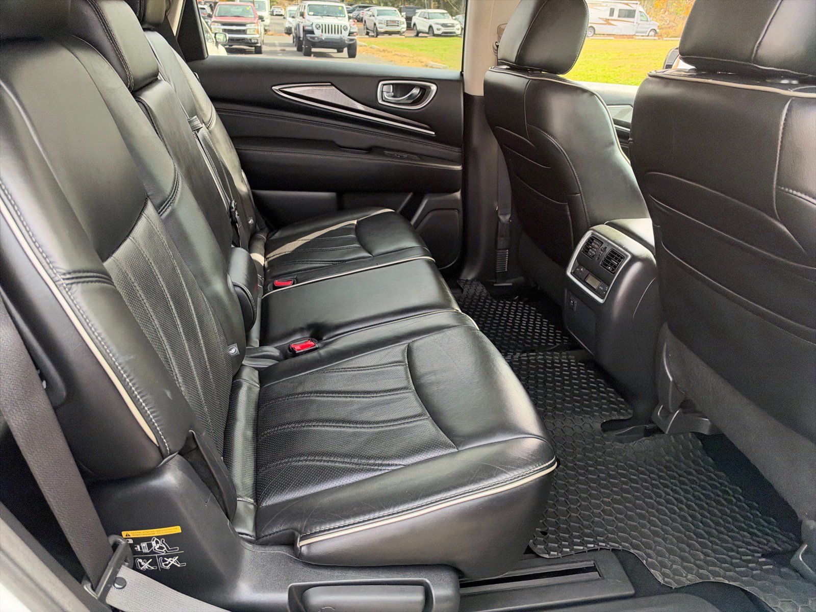 Used 2017 INFINITI QX60 Luxe w/ Premium Plus Package AWD/4WD image 21