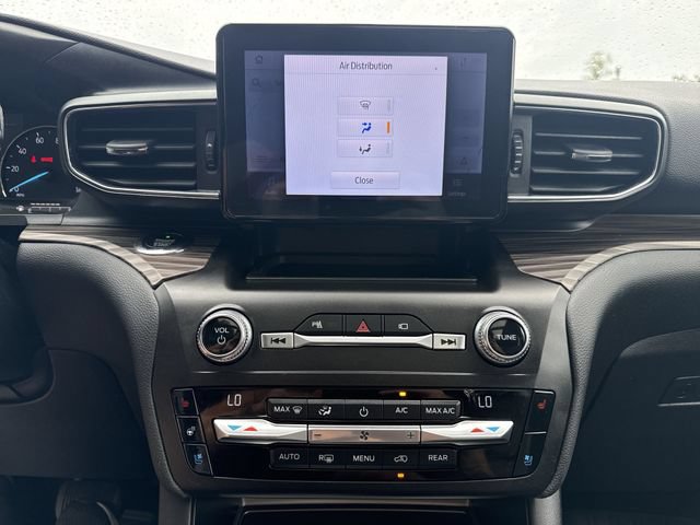 Certified 2020 Ford Explorer Limited w/ Hybrid Equipment Group 310A AWD/4WD image 19