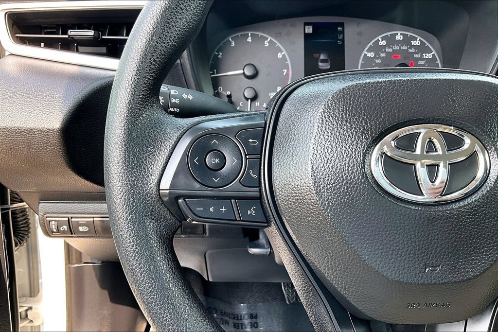Used 2025 Toyota Corolla LE FWD image 18