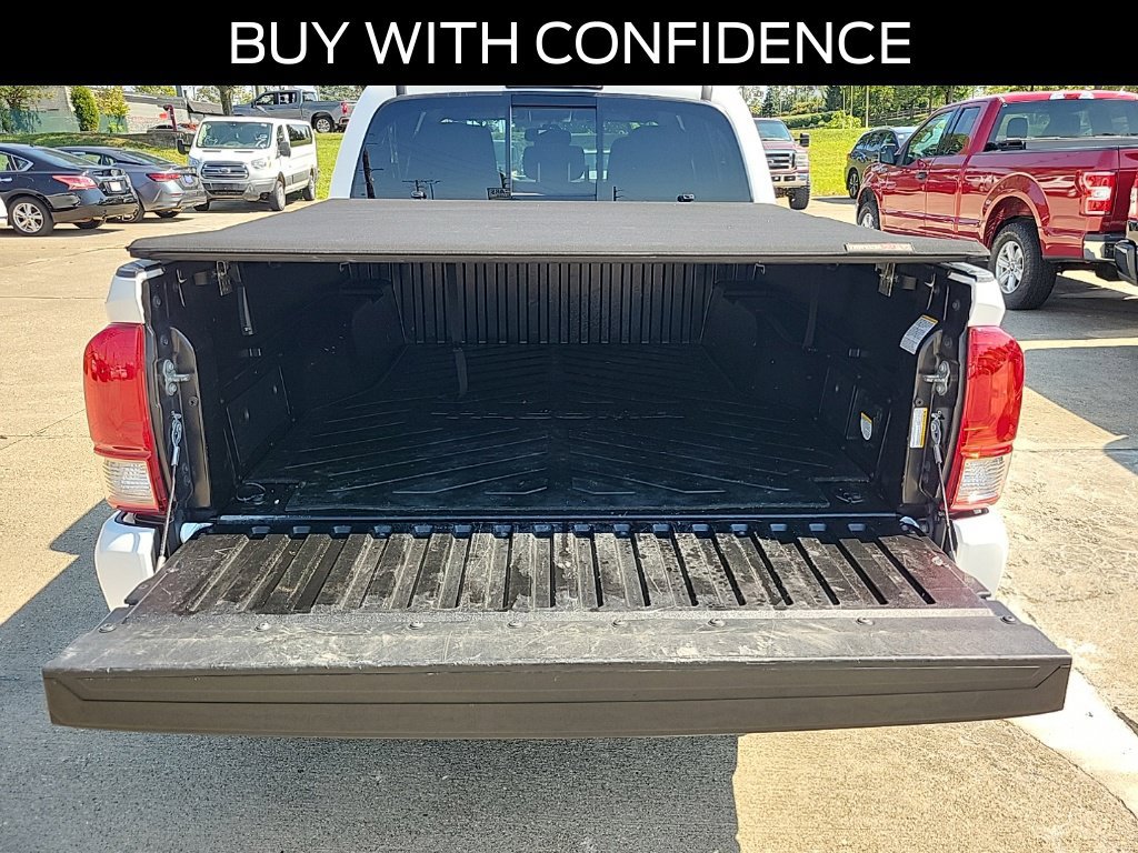 Used 2017 Toyota Tacoma TRD Sport w/ Tow Package (A/T) AWD/4WD image 6