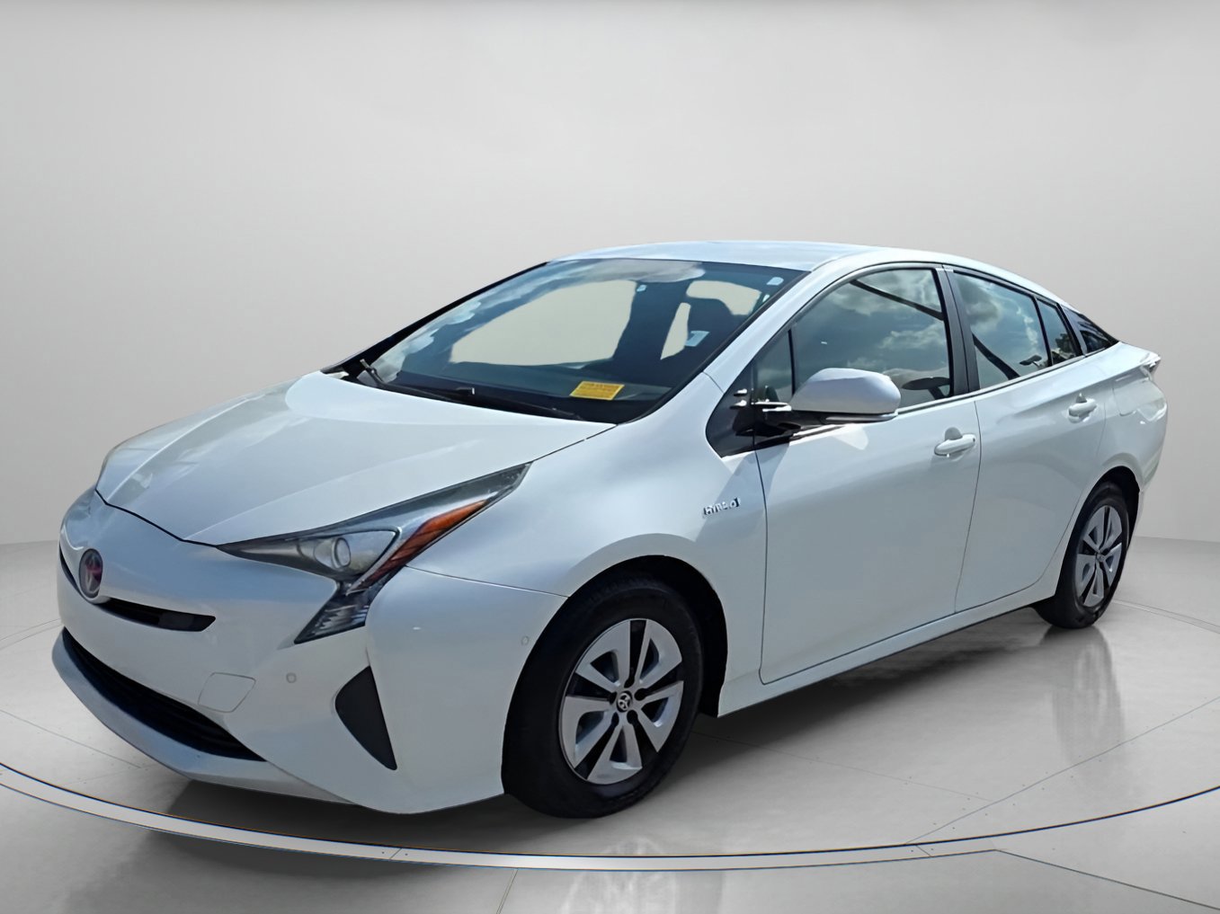 Used 2017 Toyota Prius Four image 4