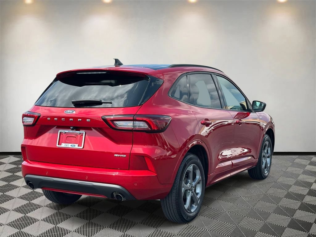 Certified 2024 Ford Escape ST-Line w/ Tech Pack #1 AWD/4WD image 4