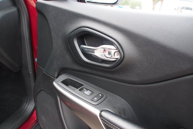 Used 2021 Jeep Cherokee Latitude Lux 80th Anniv w/ Quick Order Package 26U 80TH AWD/4WD image 12