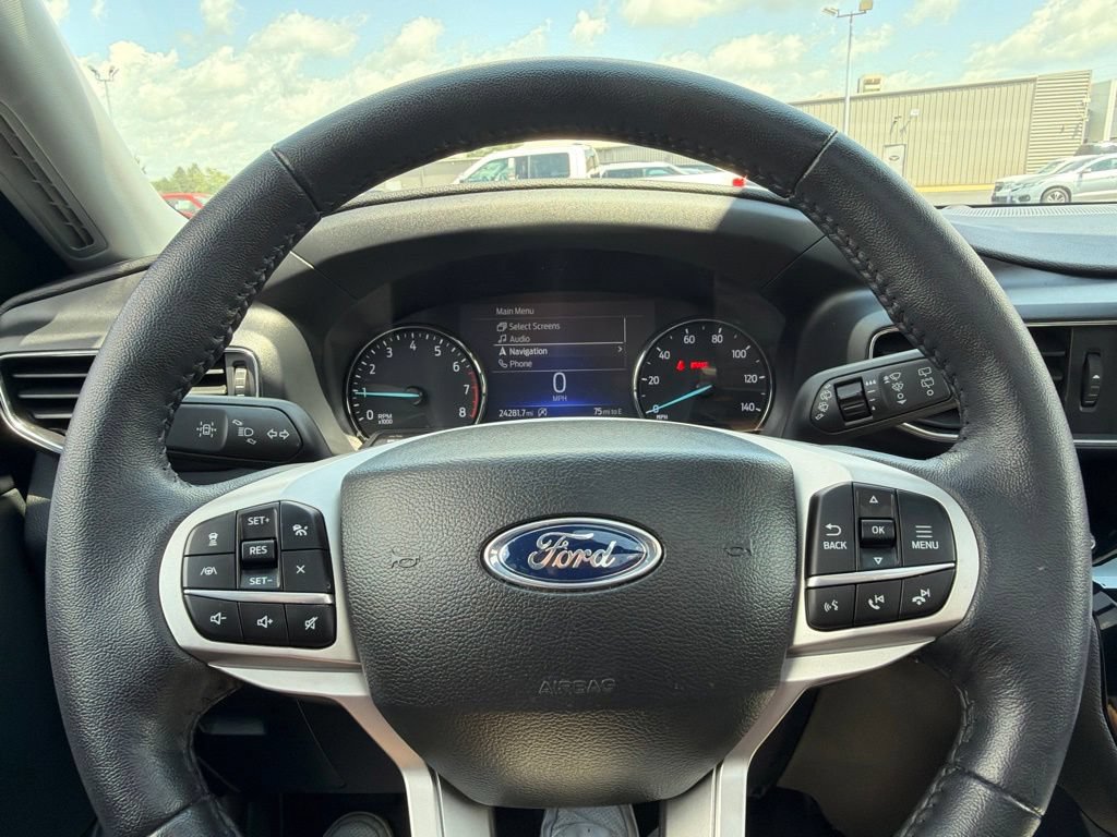 Certified 2023 Ford Explorer Limited w/ Limited Technology Package AWD/4WD image 17
