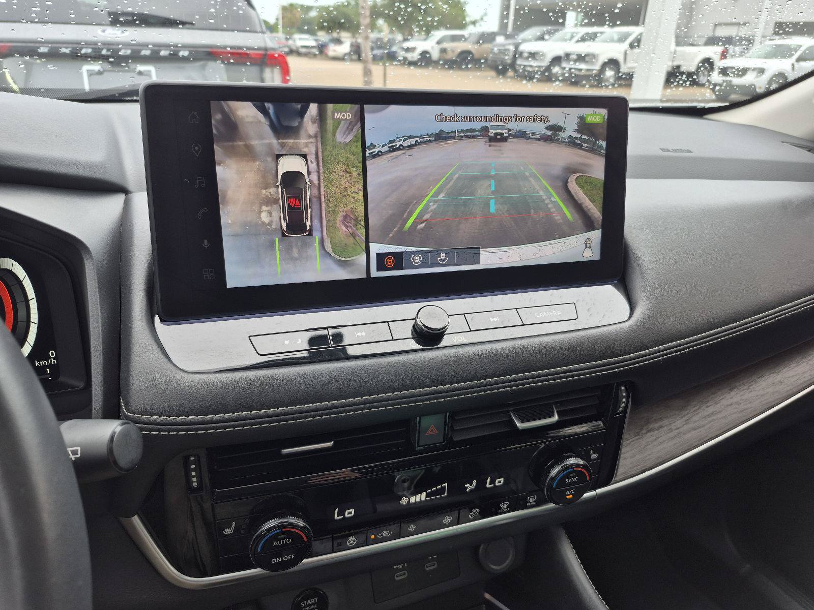 Used 2024 Nissan Rogue Platinum FWD image 4