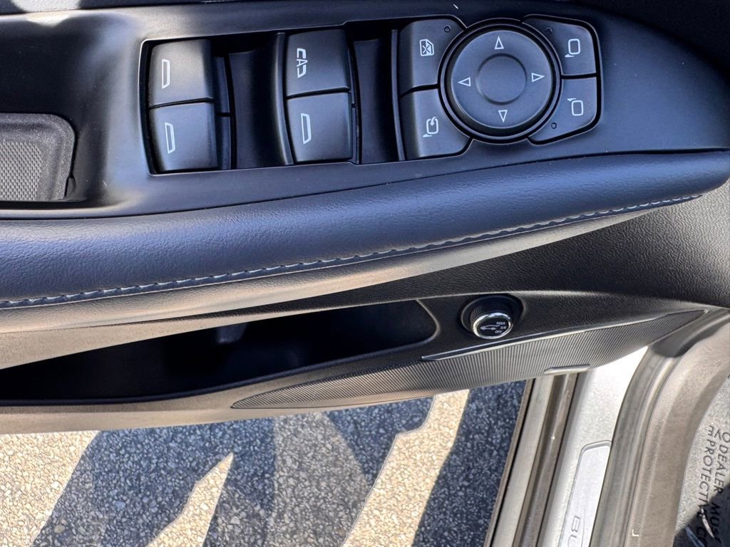 Used 2024 Buick Enclave Premium image 17