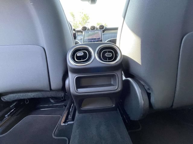 Used 2024 Mercedes-Benz GLC 300 4MATIC image 17