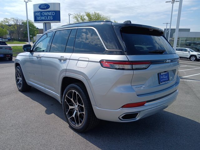 Used 2025 Jeep Grand Cherokee Summit AWD/4WD image 5