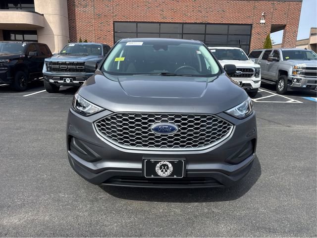 Certified 2024 Ford Edge SE image 8