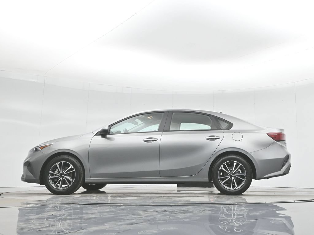 Used 2022 Kia Forte LXS FWD image 46