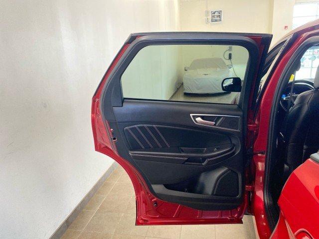 Certified 2022 Ford Edge ST w/ Cargo Accessory Package AWD/4WD image 9