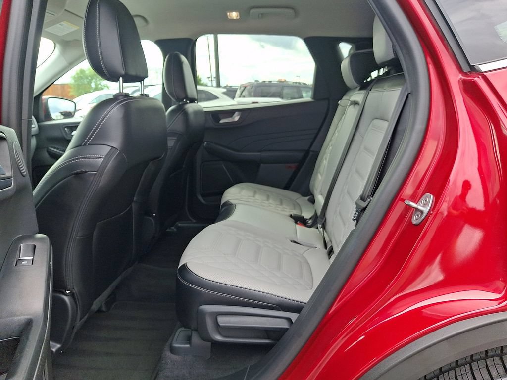 Certified 2024 Ford Escape Platinum w/ Premium Technology Package AWD/4WD image 10