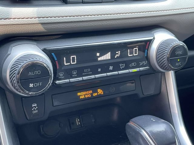 Used 2019 Toyota RAV4 XLE Premium FWD image 15
