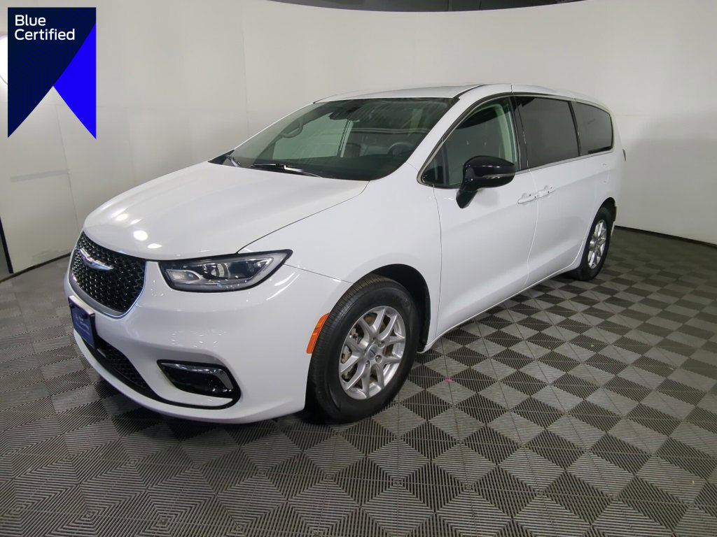 Used 2024 Chrysler Pacifica Touring-L image 1