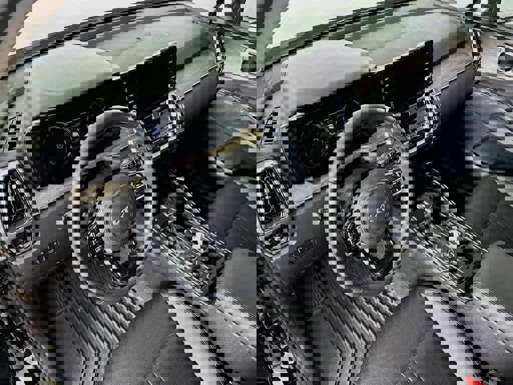 Used 2023 Kia Sorento EX w/ Panoramic Sunroof Package image 9