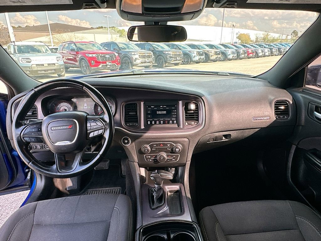 Used 2018 Dodge Charger SXT w/ Blacktop Package image 7