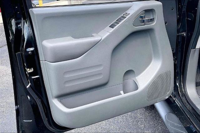 Used 2021 Nissan Frontier SV w/ Midnight Edition Floor Mats AWD/4WD image 22