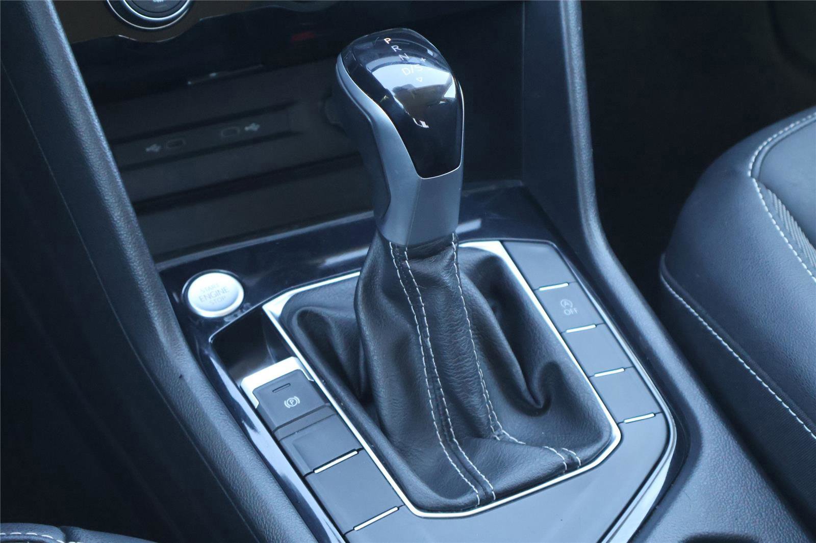 Used 2024 Volkswagen Taos SE image 25