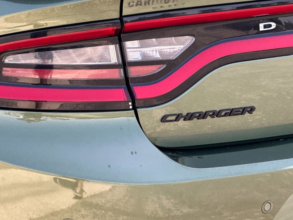 Used 2018 Dodge Charger SXT w/ Blacktop Package RWD image 24