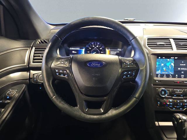 Certified 2018 Ford Explorer XLT w/ Equipment Group 202A AWD/4WD image 17
