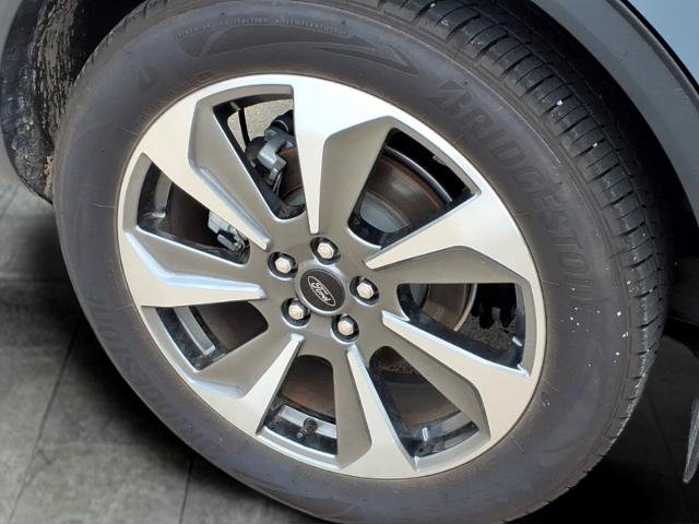 Certified 2025 Ford Escape Platinum FWD image 10