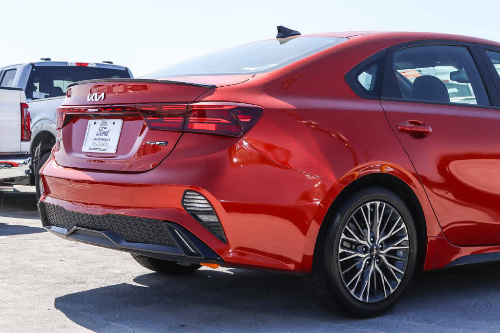 Used 2022 Kia Forte GT-Line w/ GT-Line Technology Package FWD image 9