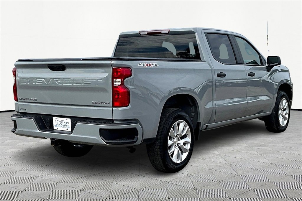 Used 2024 Chevrolet Silverado 1500 Custom image 4