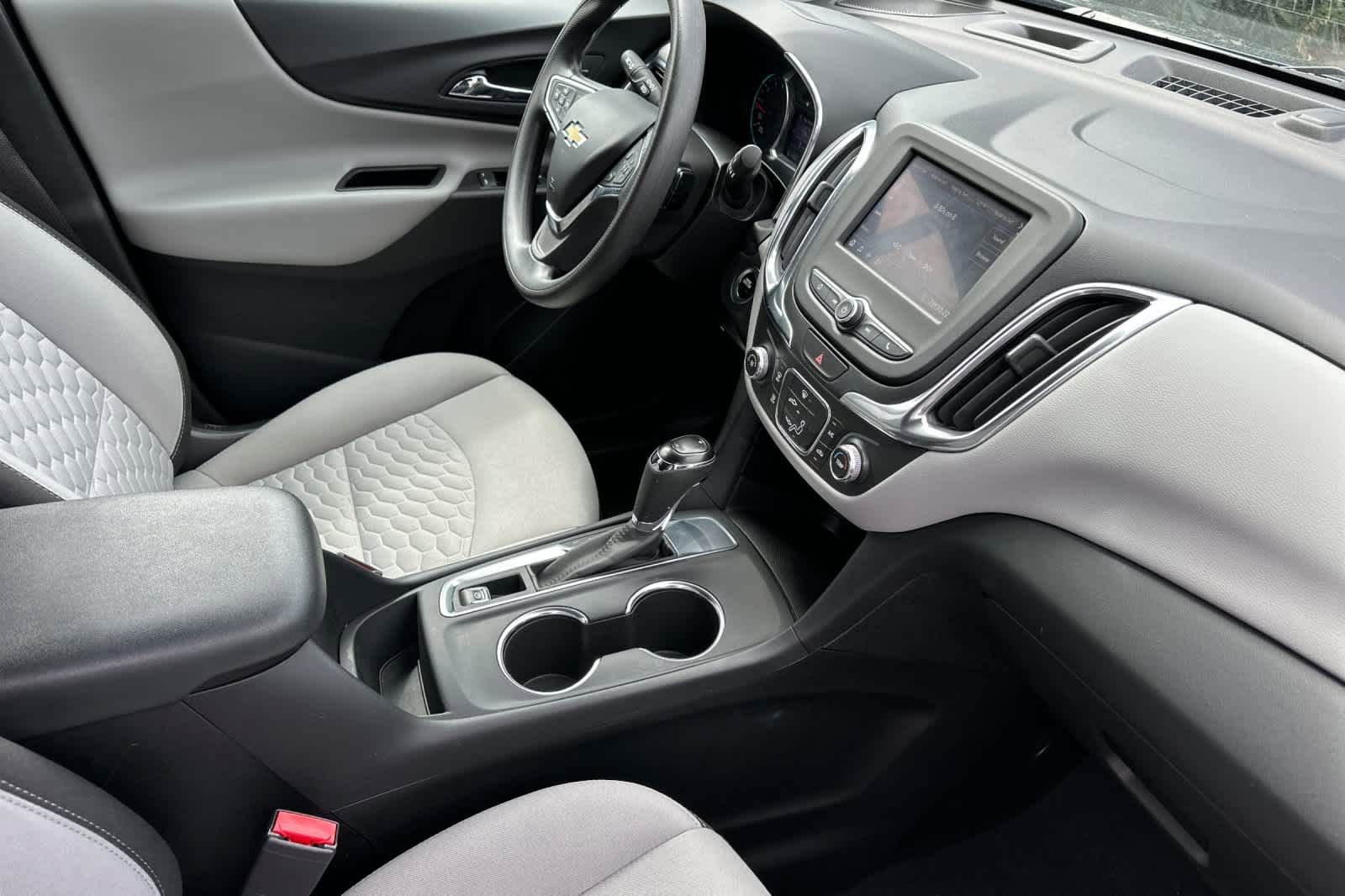 Used 2021 Chevrolet Equinox LT w/ LPO, Floor Liner Package FWD image 16