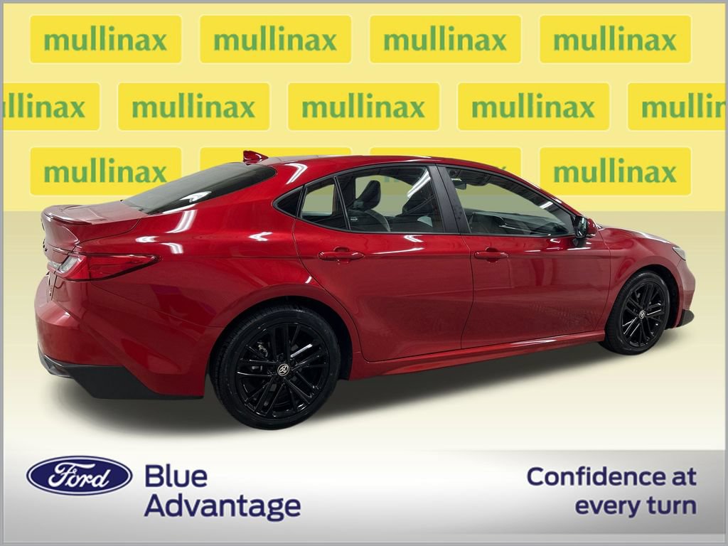 Used 2025 Toyota Camry SE FWD image 2
