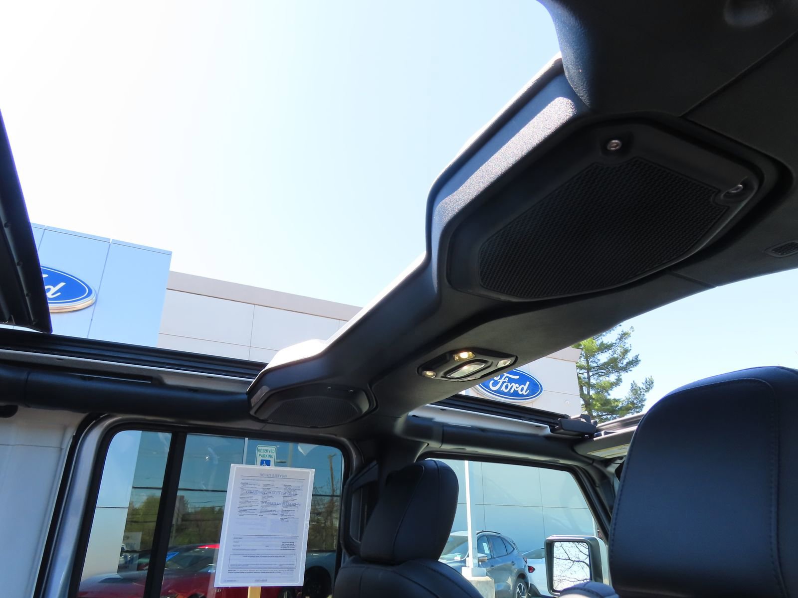 Used 2023 Jeep Wrangler Unlimited Sahara image 33