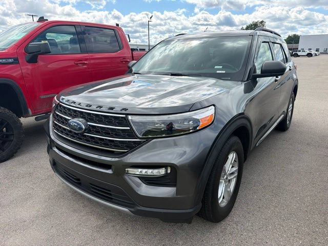 Certified 2020 Ford Explorer XLT w/ Equipment Group 202A AWD/4WD image 3