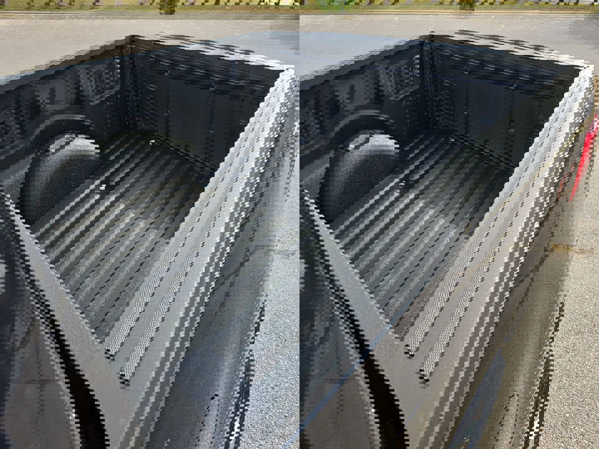 Certified 2023 Ford F150 Platinum w/ Equipment Group 701A High image 24