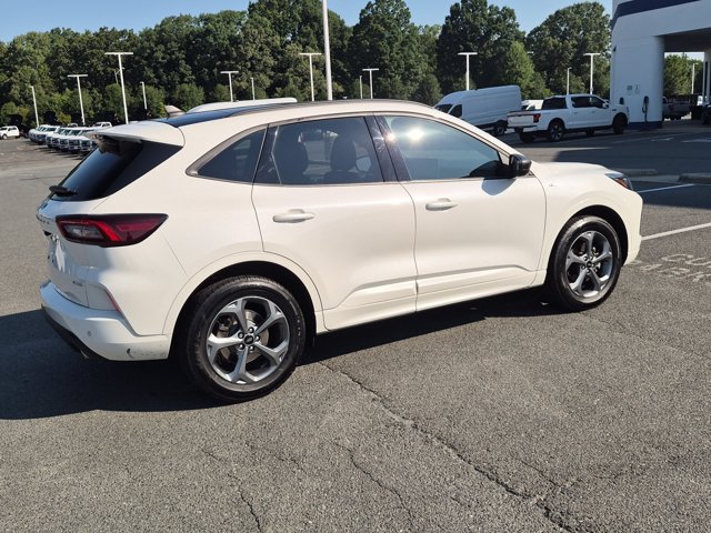 Certified 2023 Ford Escape ST-Line w/ Tech Pack #1 AWD/4WD image 4