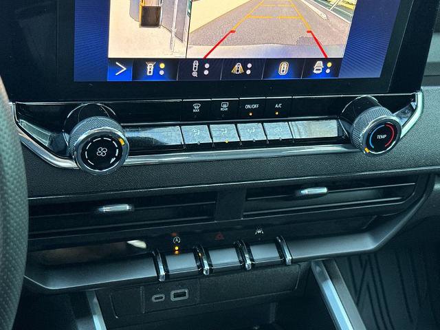 Used 2023 Chevrolet Colorado Trail Boss w/ Technology Package AWD/4WD image 18