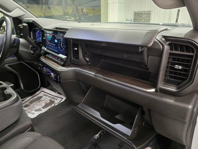 Used 2025 Chevrolet Silverado 2500 LT w/ Convenience Package AWD/4WD image 40