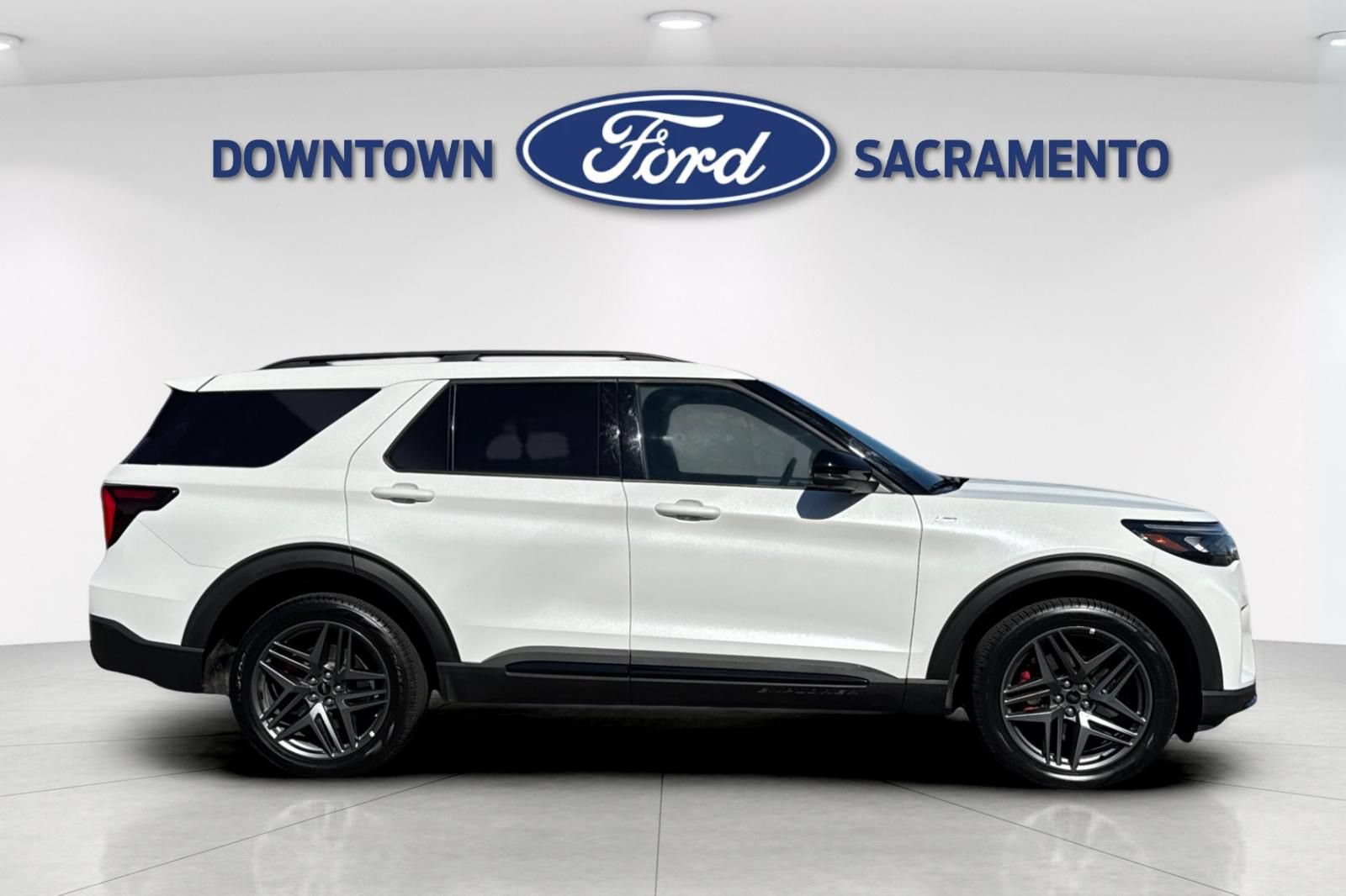 Certified 2025 Ford Explorer ST-Line w/ ST-Line Street Pack AWD/4WD image 10