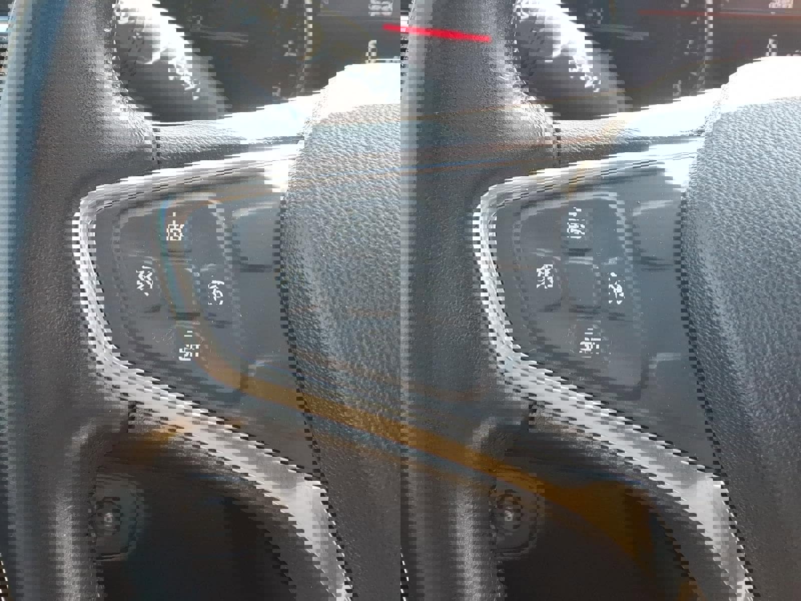 Used 2019 Chevrolet Equinox Premier image 16