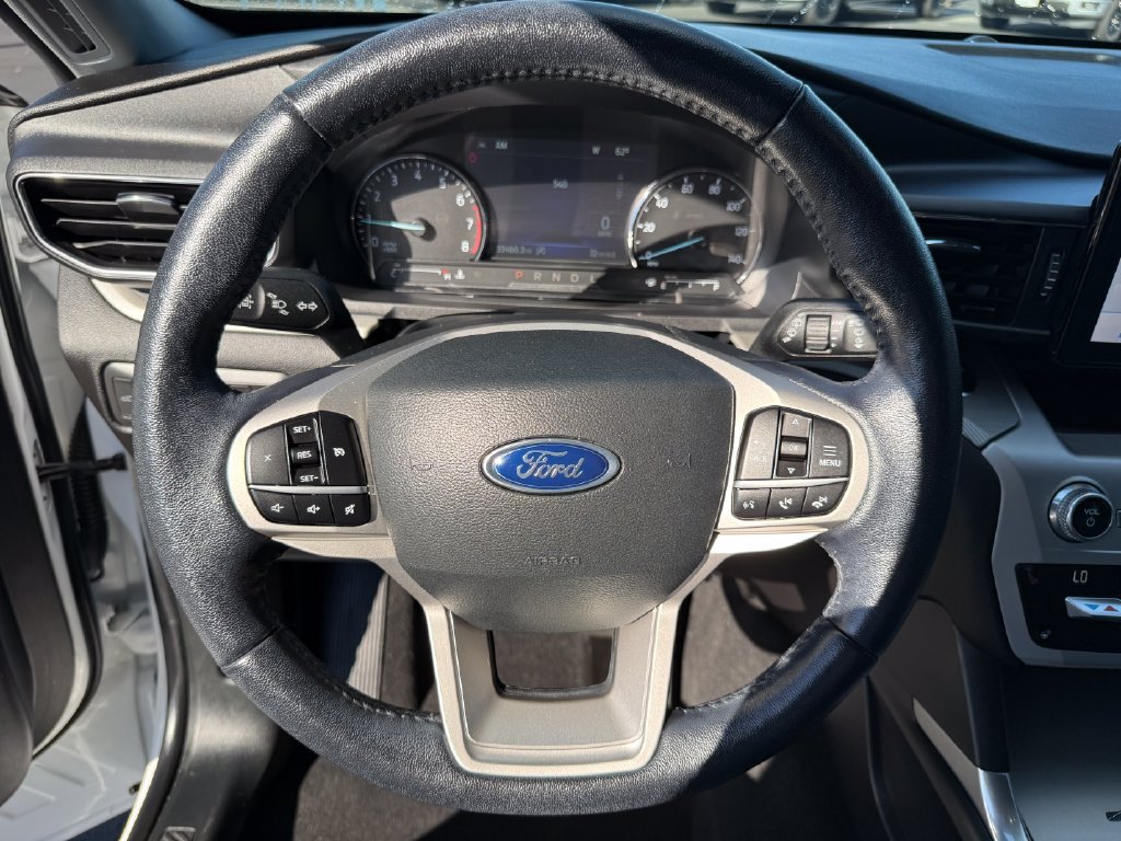 Certified 2021 Ford Explorer XLT w/ Equipment Group 202A AWD/4WD image 25