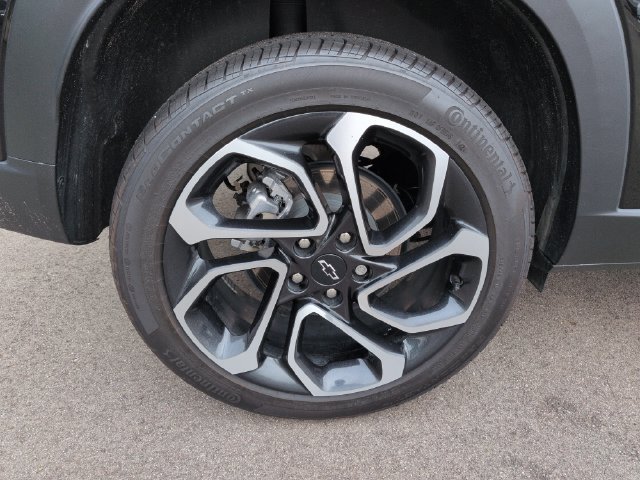 Used 2025 Chevrolet Trax RS w/ Driver Confidence Package FWD image 12