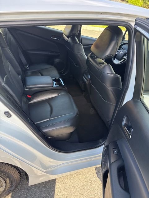 Used 2018 Toyota Prius Prime Premium FWD image 19