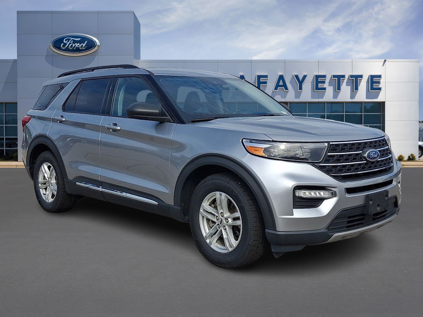 Certified 2022 Ford Explorer XLT w/ Equipment Group 202A