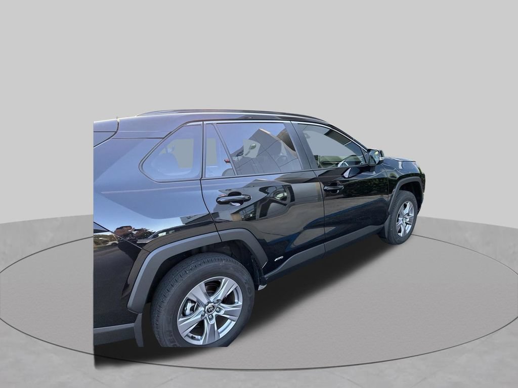 Used 2025 Toyota RAV4 XLE AWD/4WD image 6