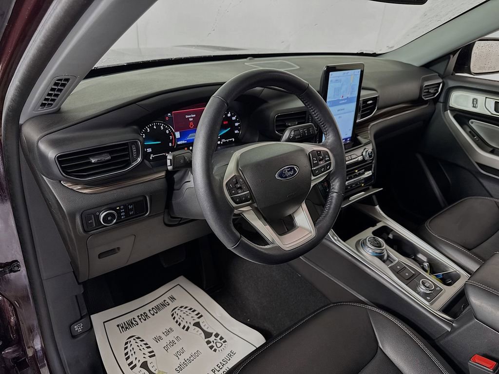 Certified 2023 Ford Explorer Limited w/ Limited Technology Package image 9