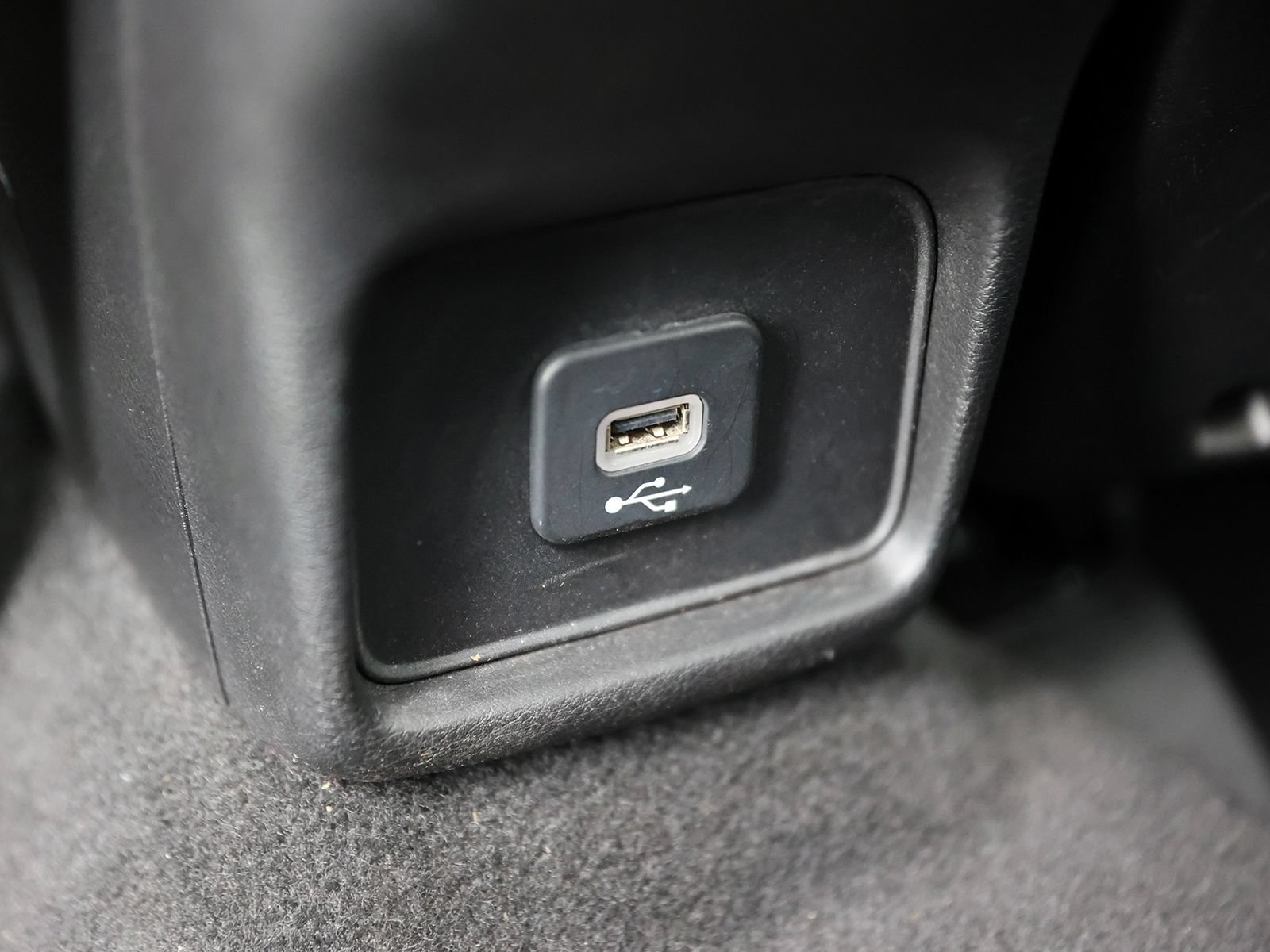 Used 2018 Jeep Compass Latitude AWD/4WD image 23