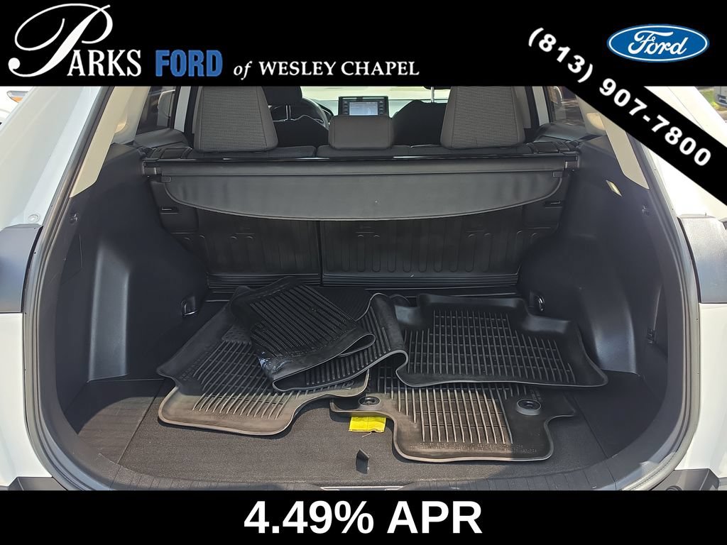 Used 2022 Toyota RAV4 LE FWD image 9