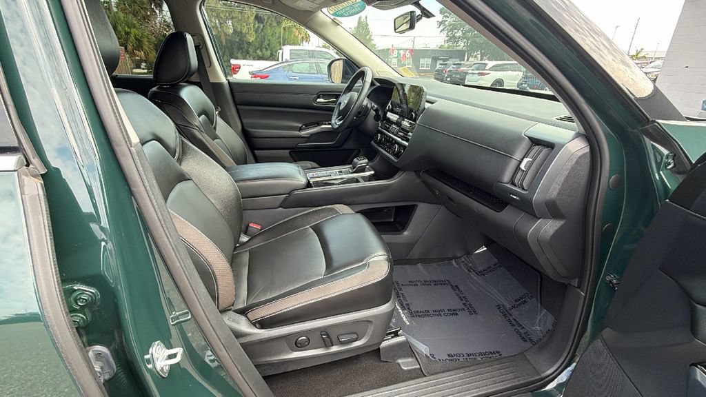 Used 2023 Nissan Pathfinder SL w/ SL Premium Package FWD image 29