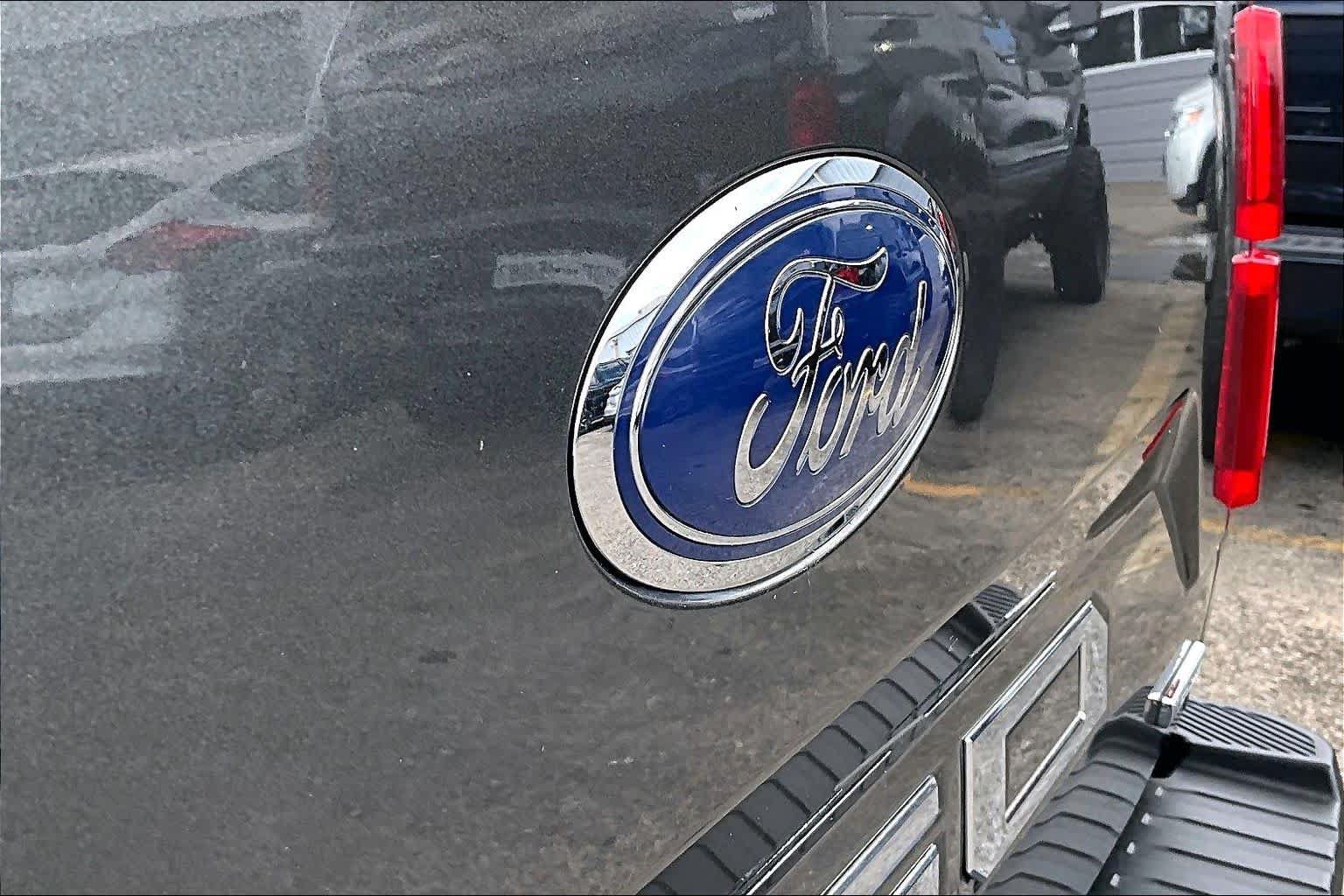 Certified 2018 Ford F150 Lariat RWD image 31